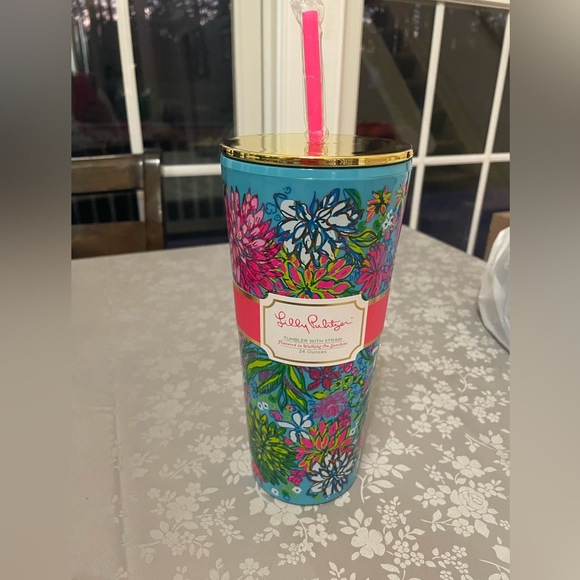 🆕Tumbler with Straw🆕 - Picture 1 of 2
